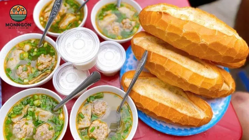 Giới thiệu về bánh mì xíu mại Đà Lạt